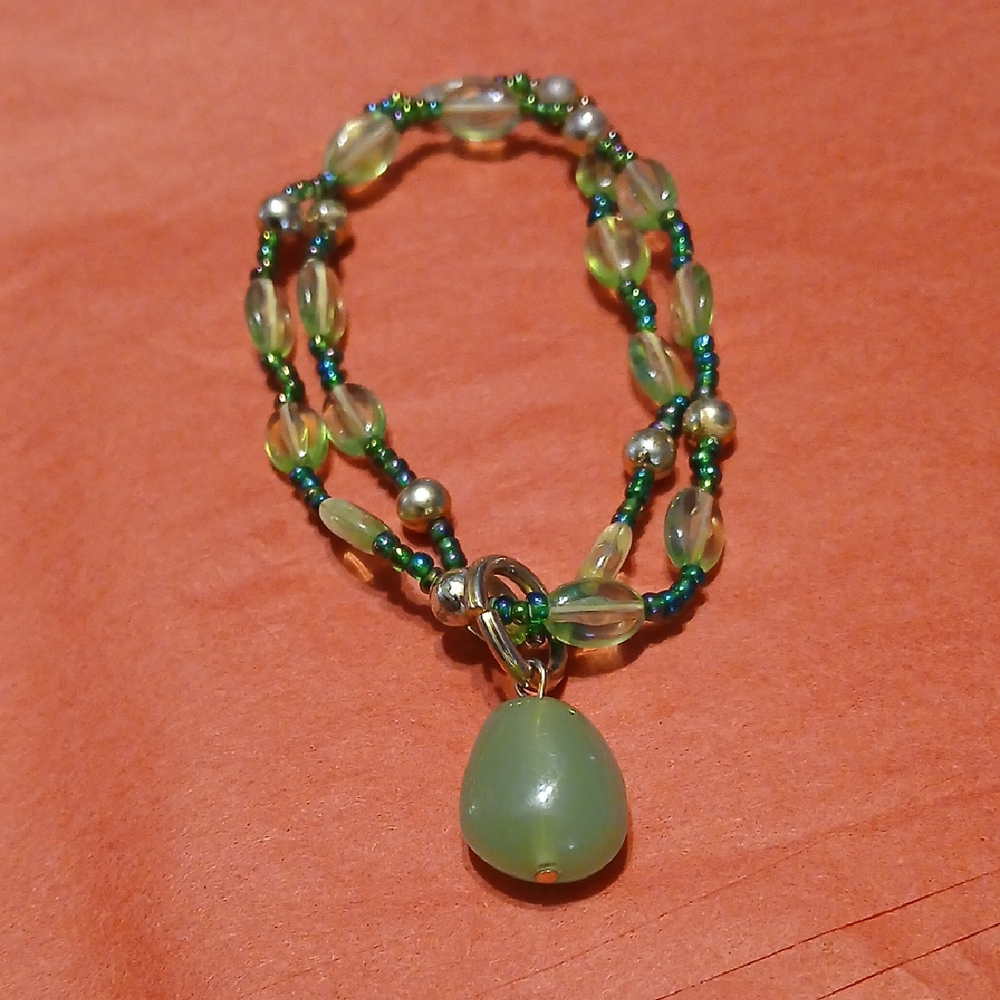 Jade Look Beaded Bracelet